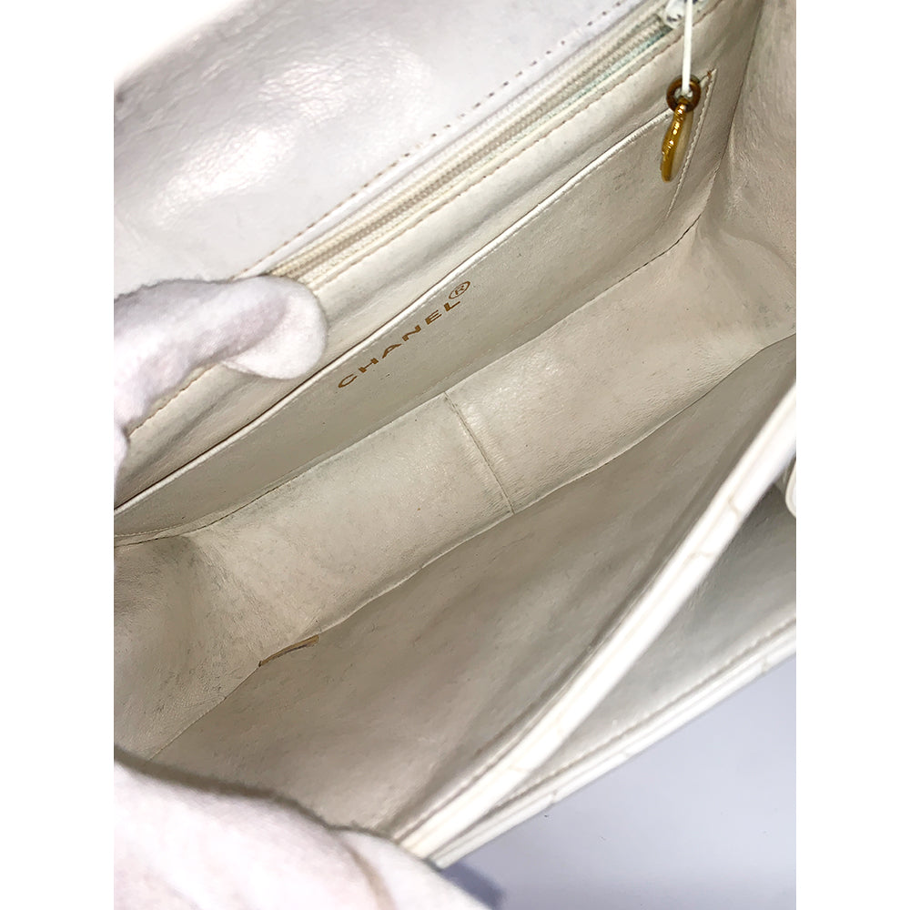 CHANEL Vintage Flap Bag, White, Lambskin Leather, Gold hardware