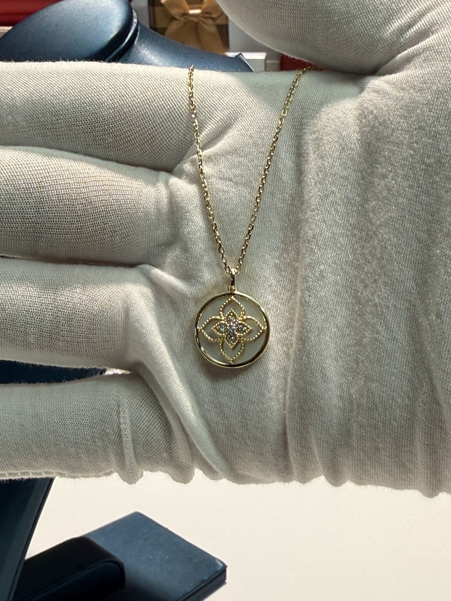 Mother of Pearl Floral Pattern 14k Yellow Gold Pendant Necklace