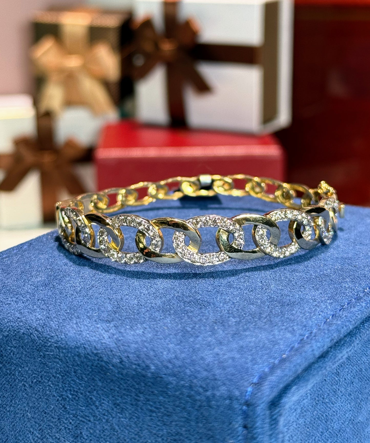 Chain Design 14k Yellow Gold Diamond Bangle