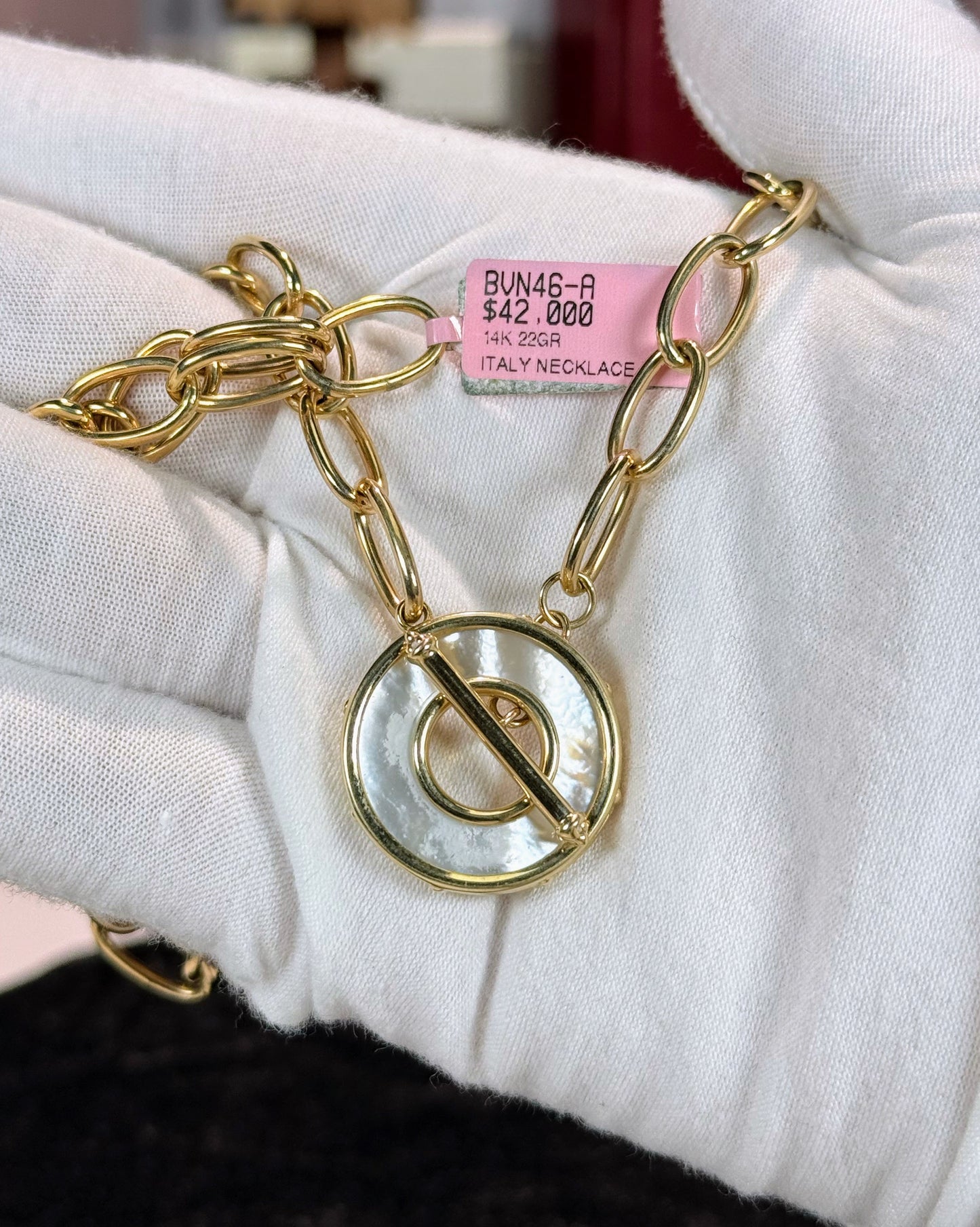 Chain Design 14k Yellow Gold Mother of Pearl Necklace