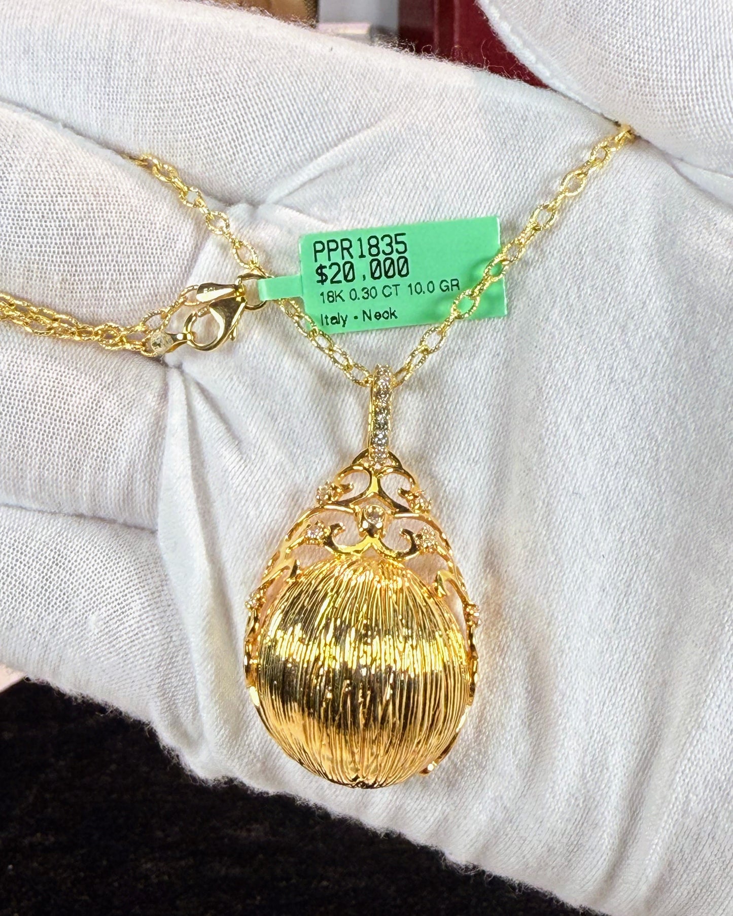 Scarb Design 18k Yellow Gold Diamond Pendant Necklace