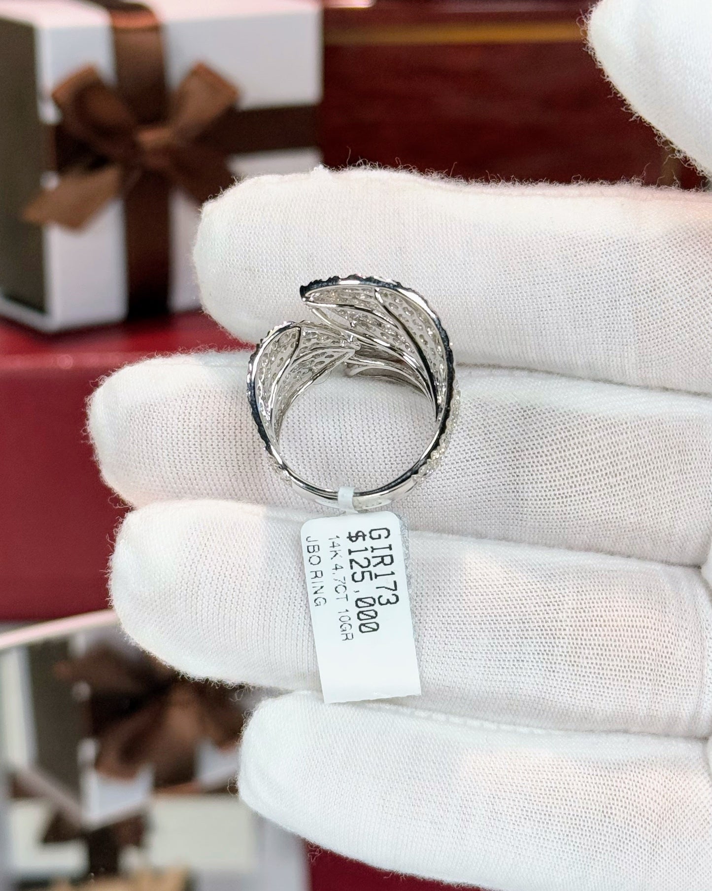 14k White Gold Diamond Leaf Warp Ring