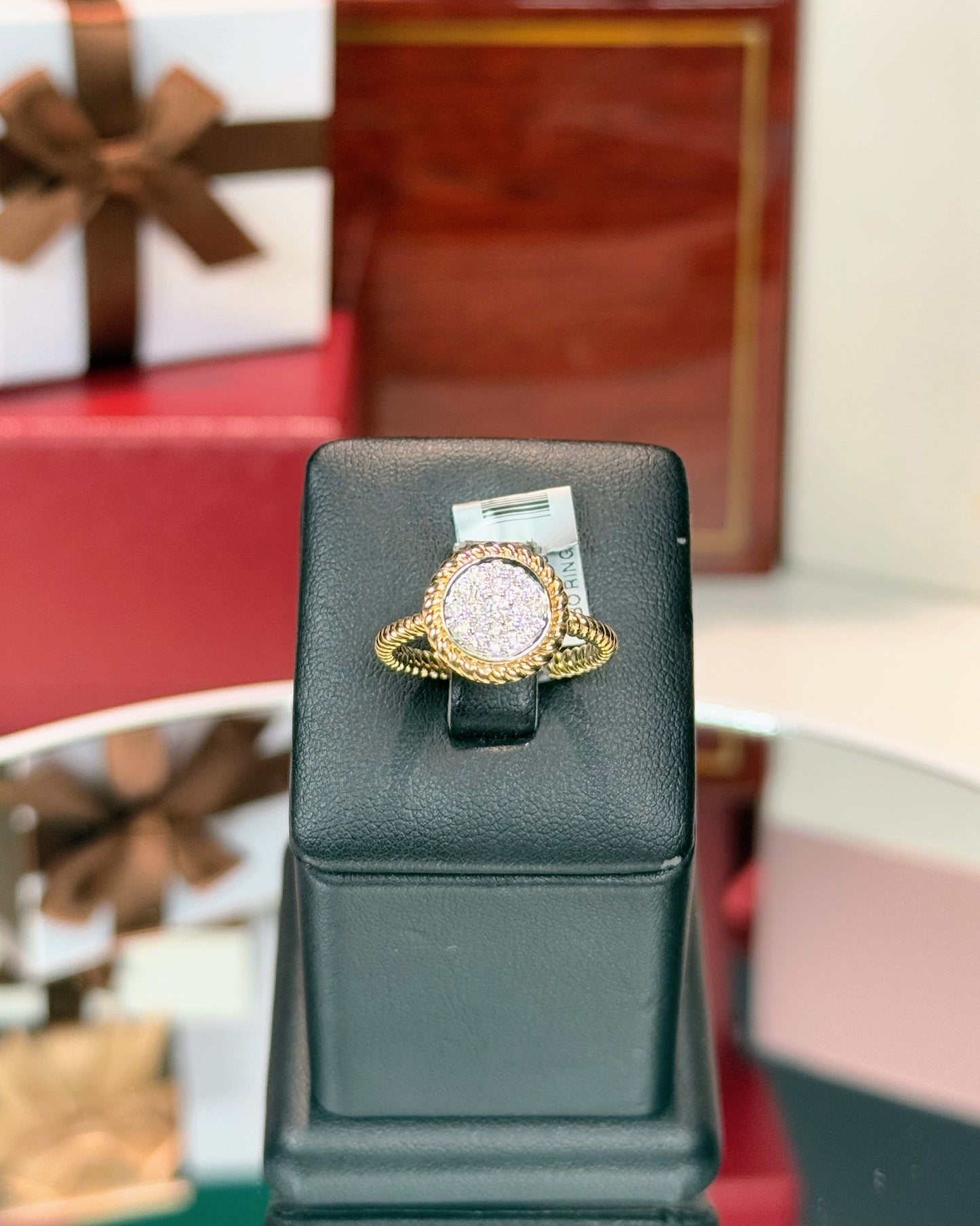 14k Yellow Gold Round Cluster Diamond Rope Shank Ring