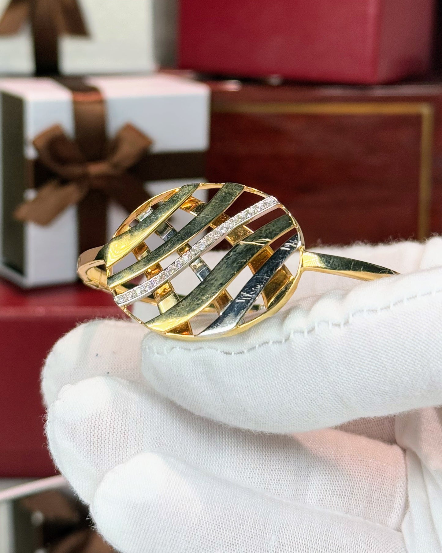 14k Yellow Gold Bangle