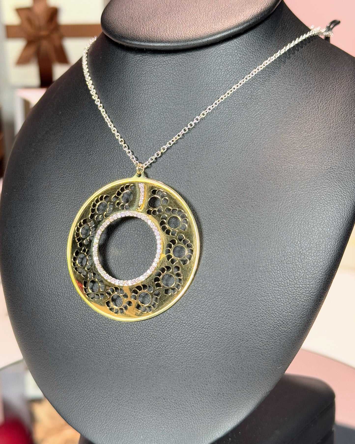 Filigree Donut Diamond Pandent Yellow Gold Necklae
