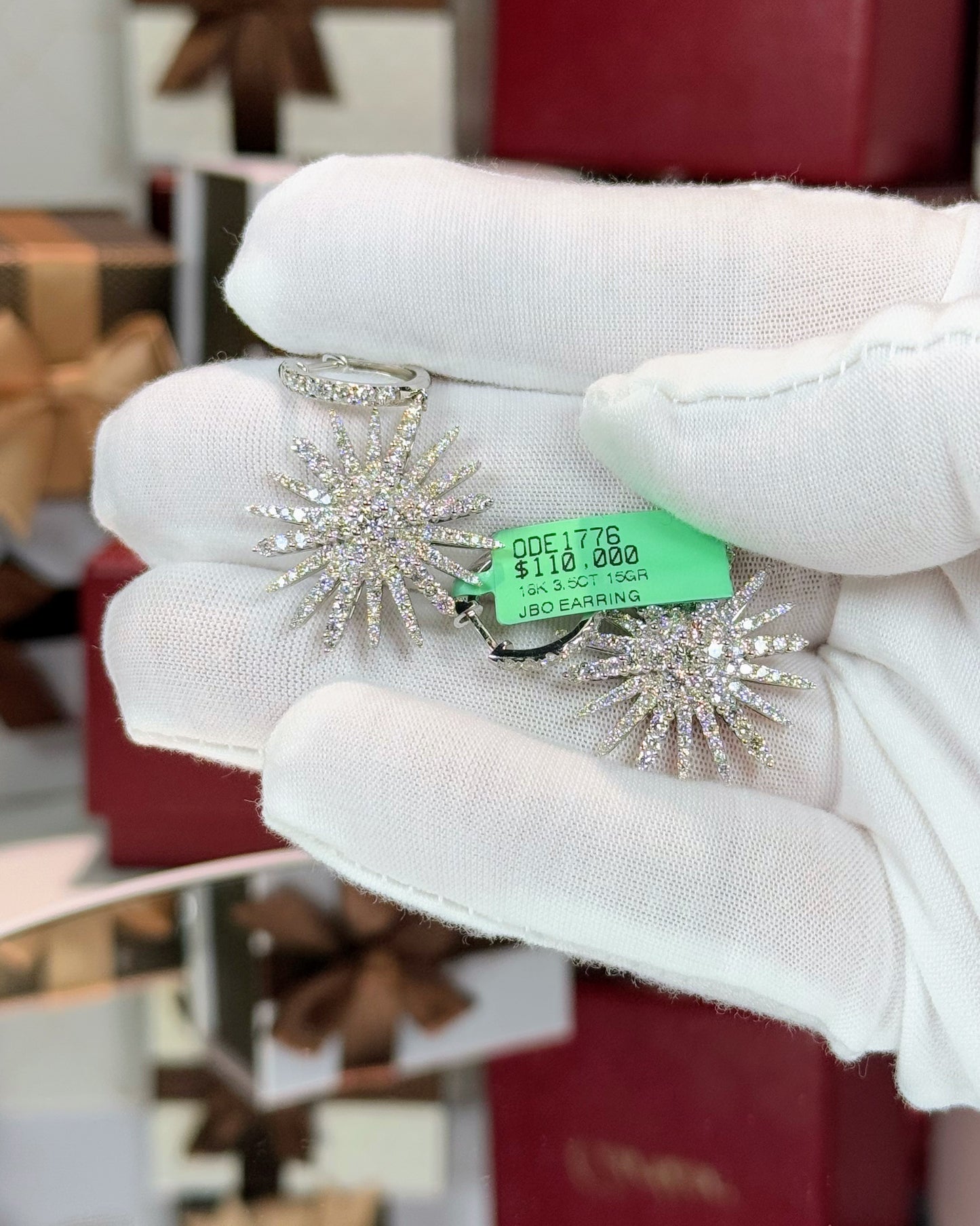 18k White Gold Star Diamond Earrings