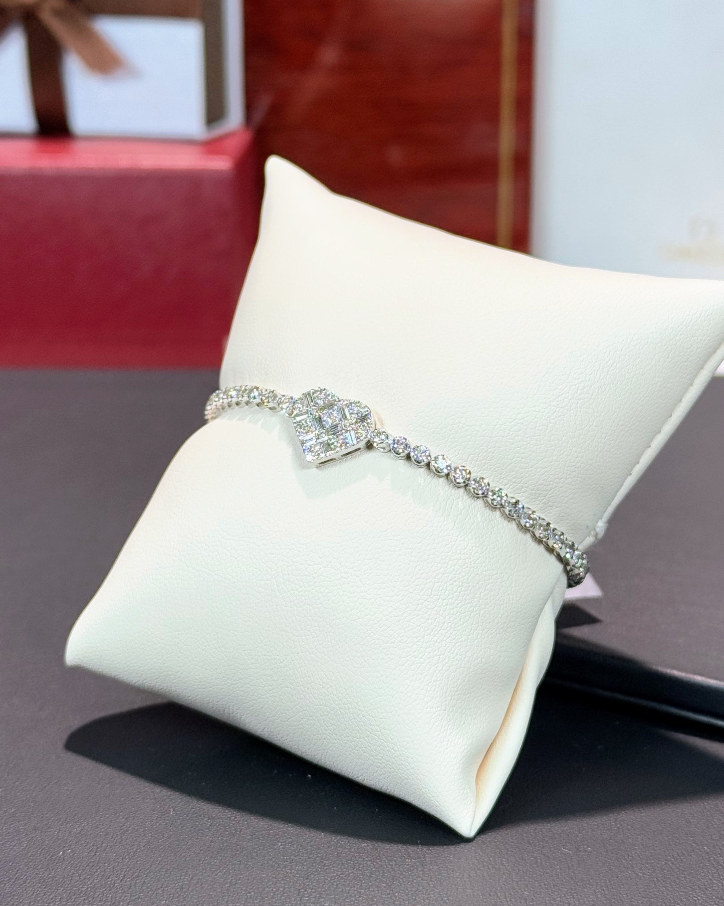 14k White Gold Diamond Heart Bracelet