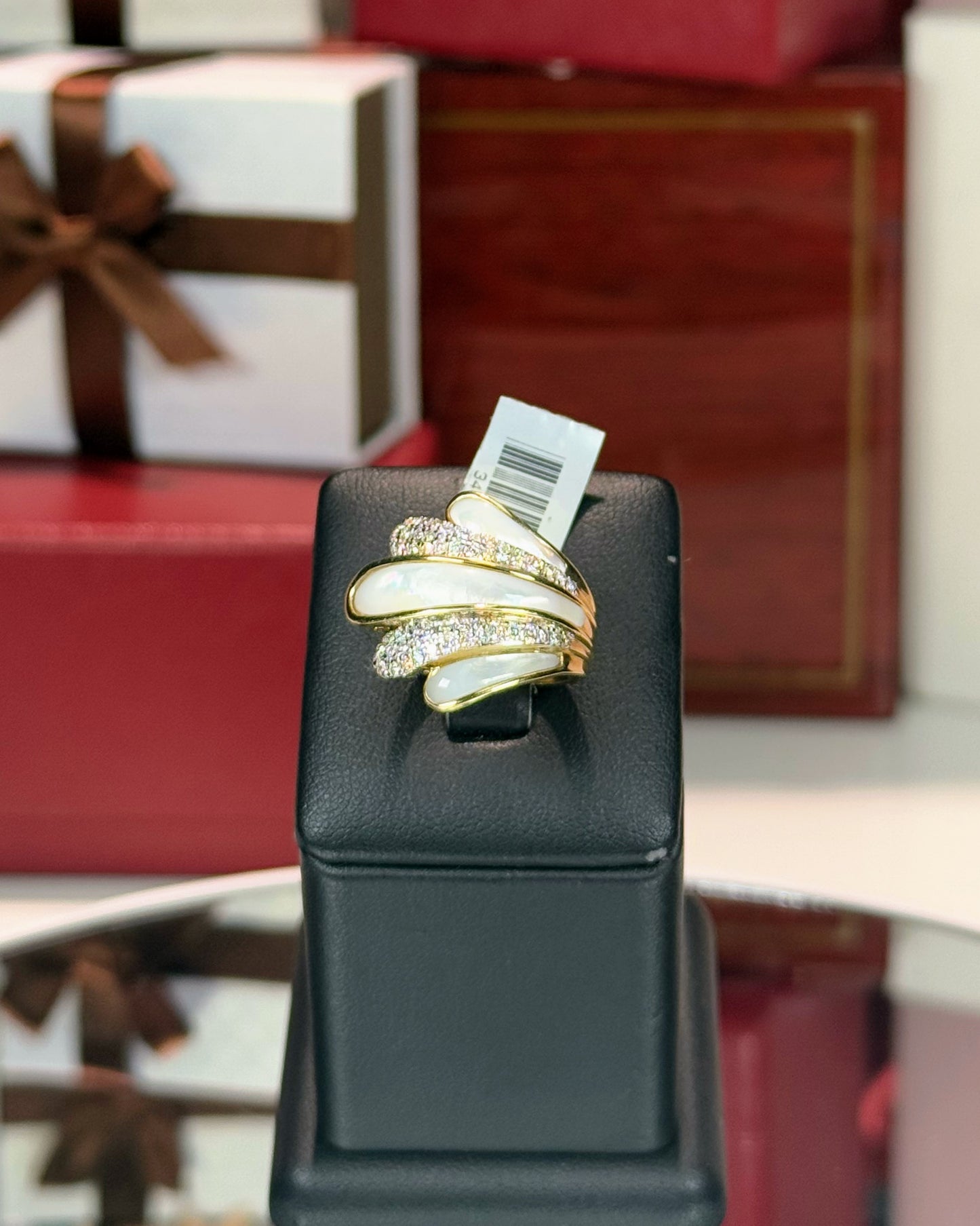 14k Yellow Gold MoP and Diamond Calm Shell Wrap Ring