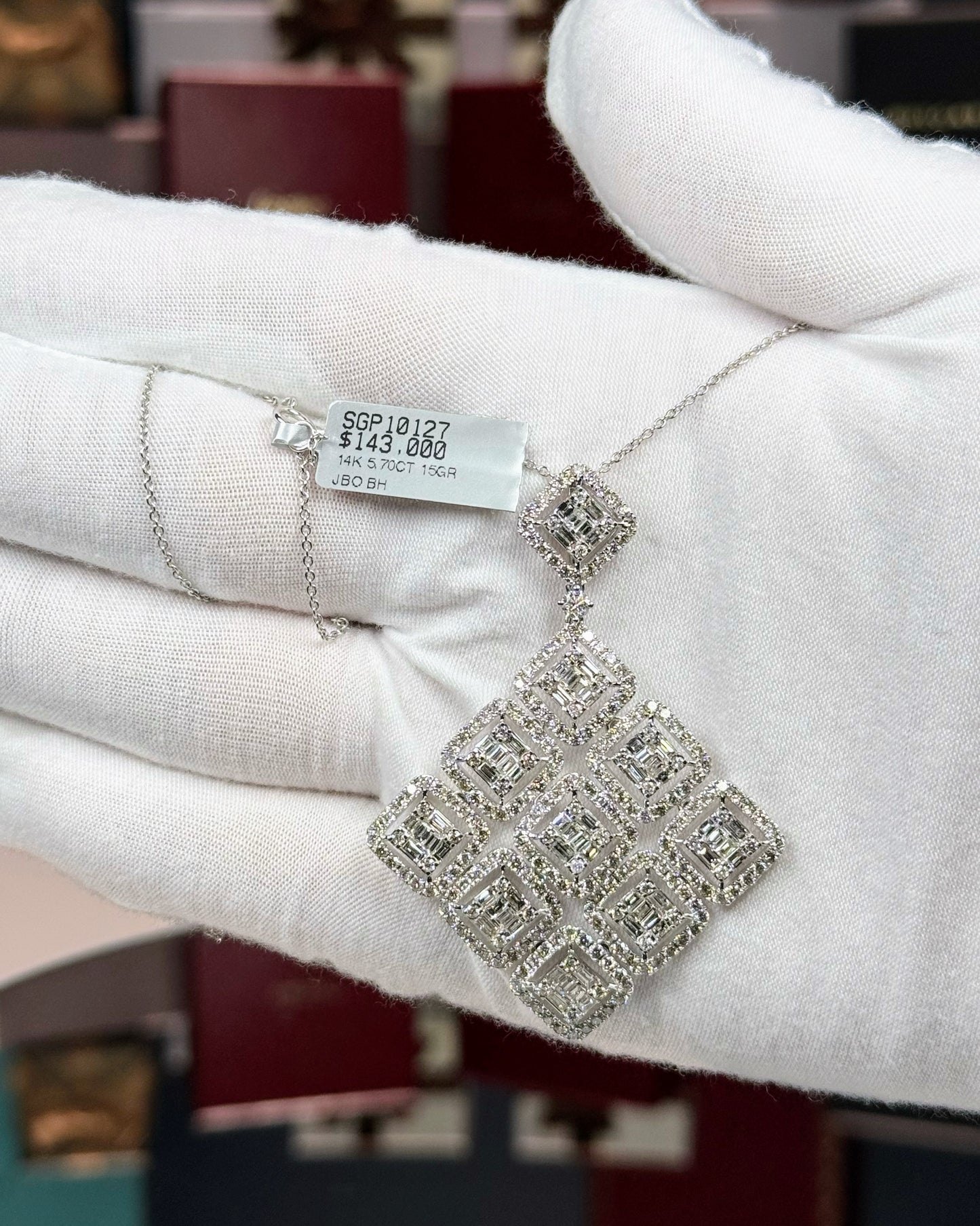 14k White Gold Diamond Cluster Pendant Necklace