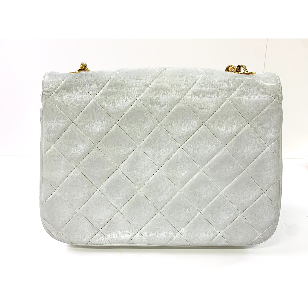 CHANEL Vintage Flap Bag, White, Lambskin Leather, Gold hardware