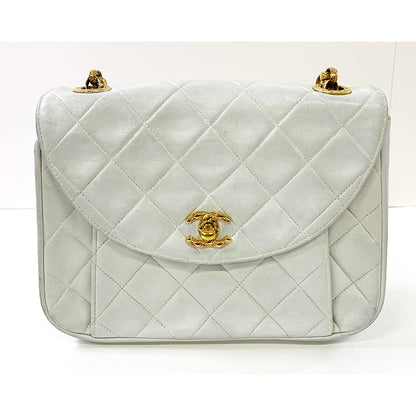 CHANEL Vintage Flap Bag, White, Lambskin Leather, Gold hardware