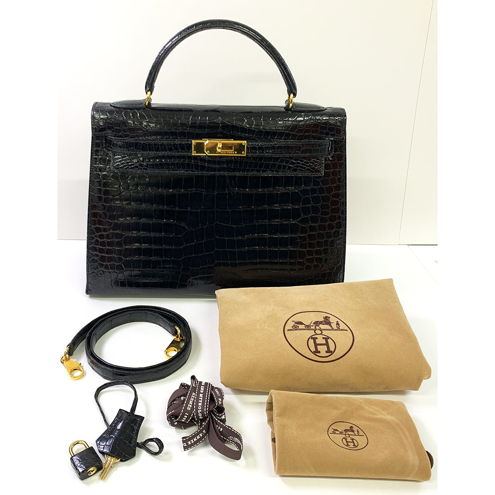 HERMES Kelly 32cm, Black, Porosas Leather, Gold Hardware