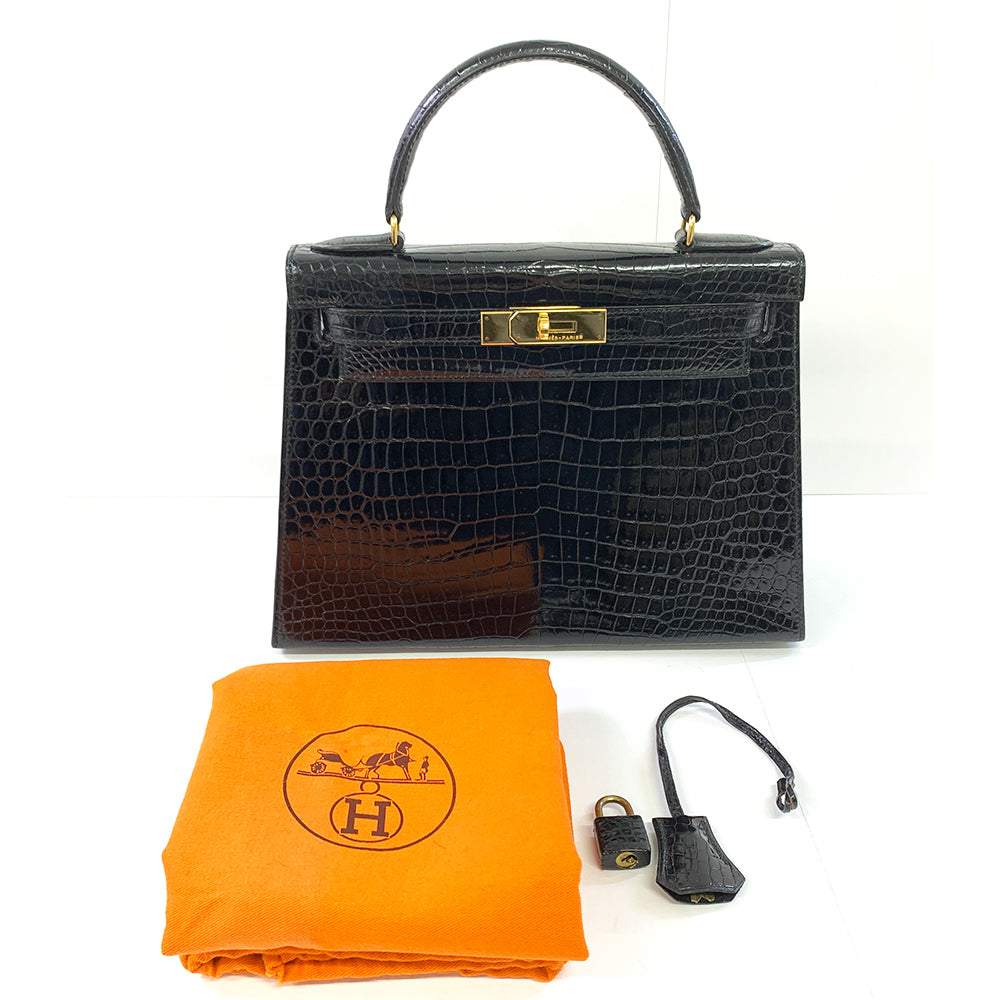 HERMES Kelly 28cm, Black, Porosas Leather, Gold Hardware