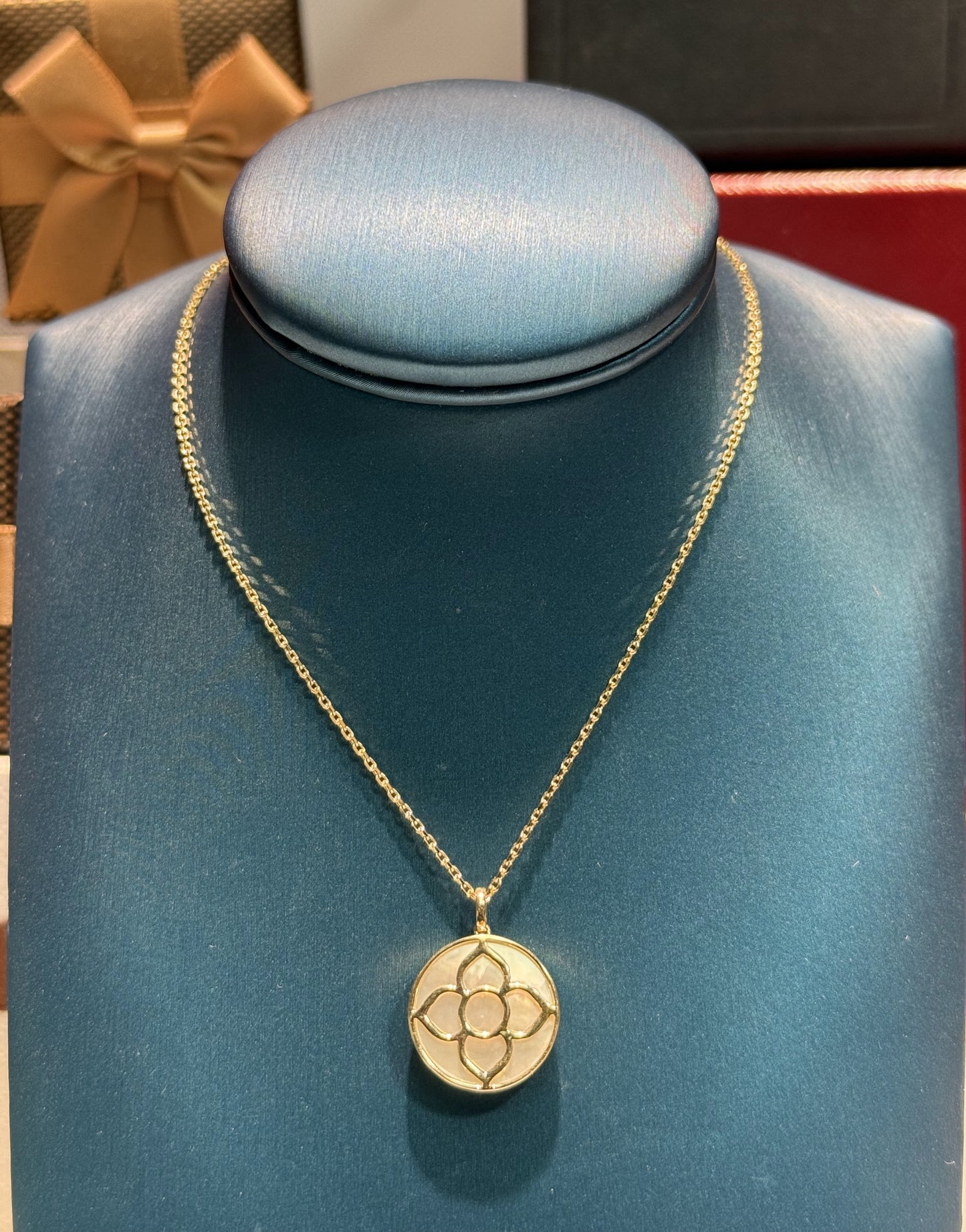 Mother of Pearl Eye 14k Yellow Gold Pendant Necklace