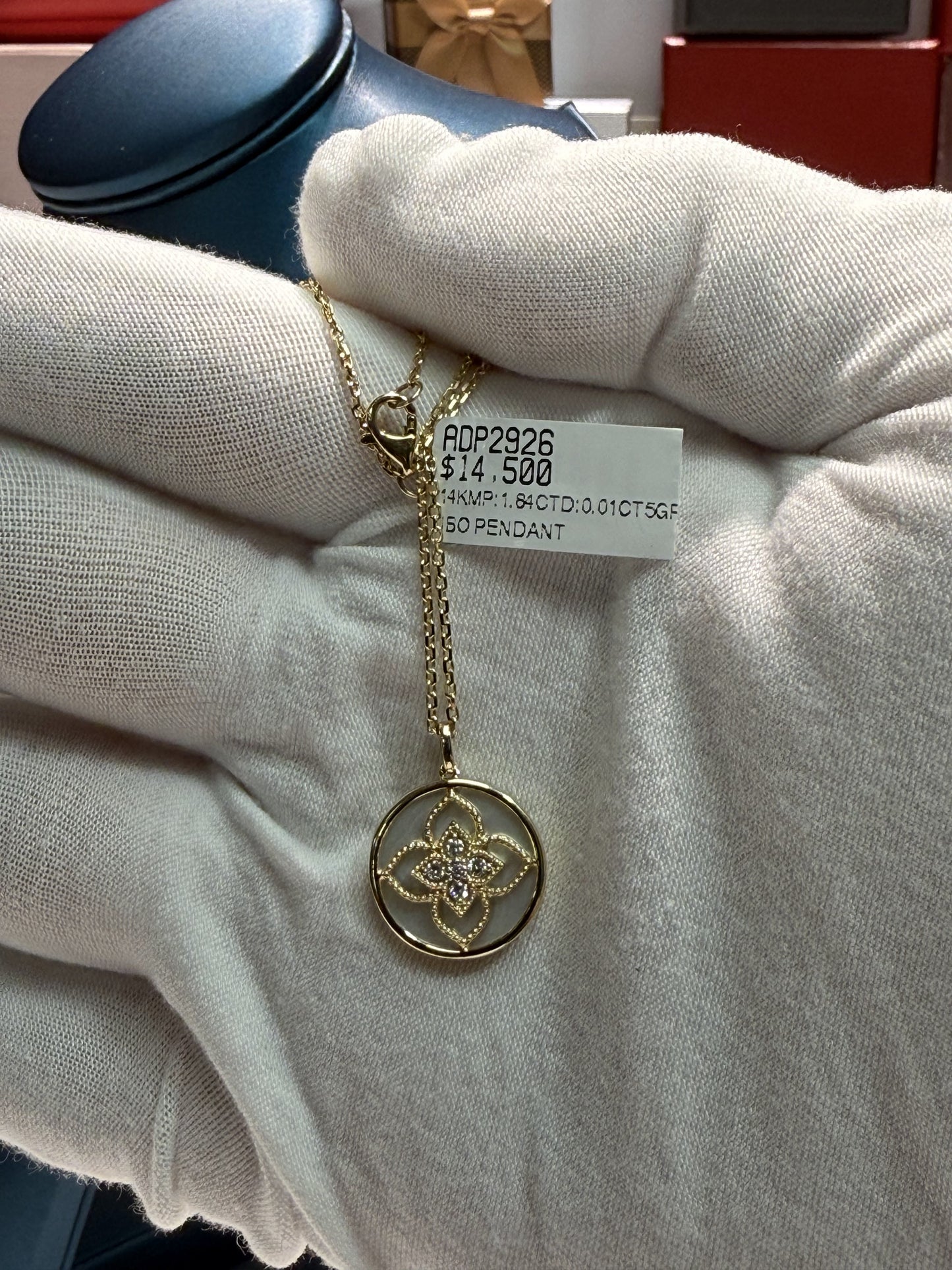 Mother of Pearl Floral Pattern 14k Yellow Gold Pendant Necklace