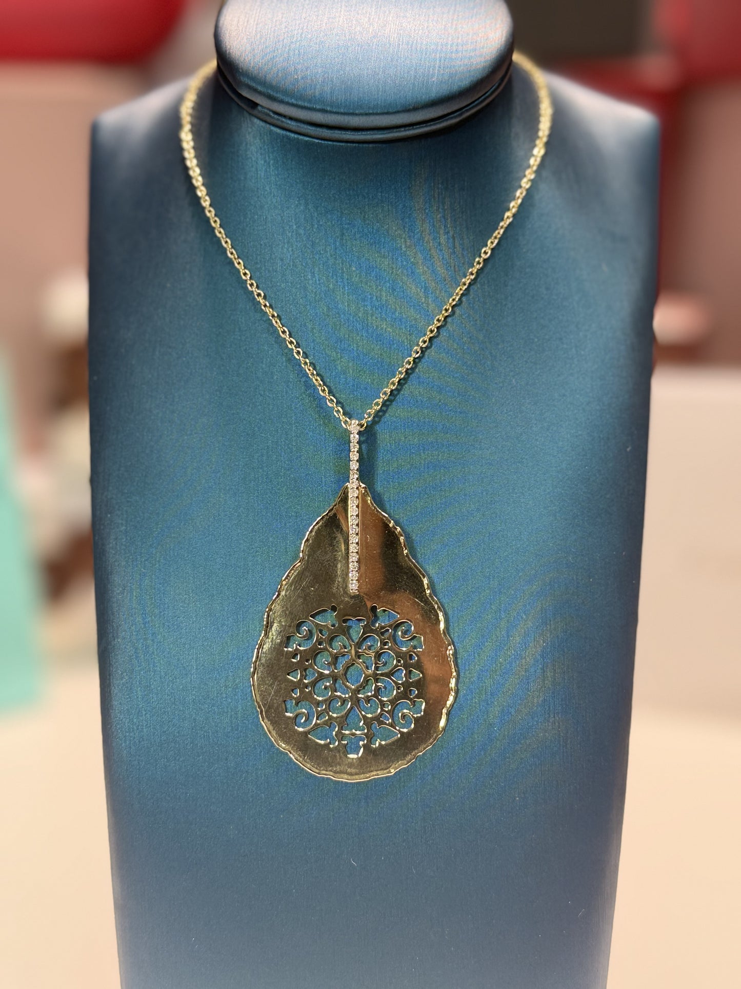 Floral Design Diamond 14k Yellow Gold Pendant Necklace