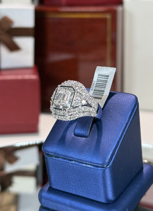 Eye Design 14k White Gold Diamond Ring