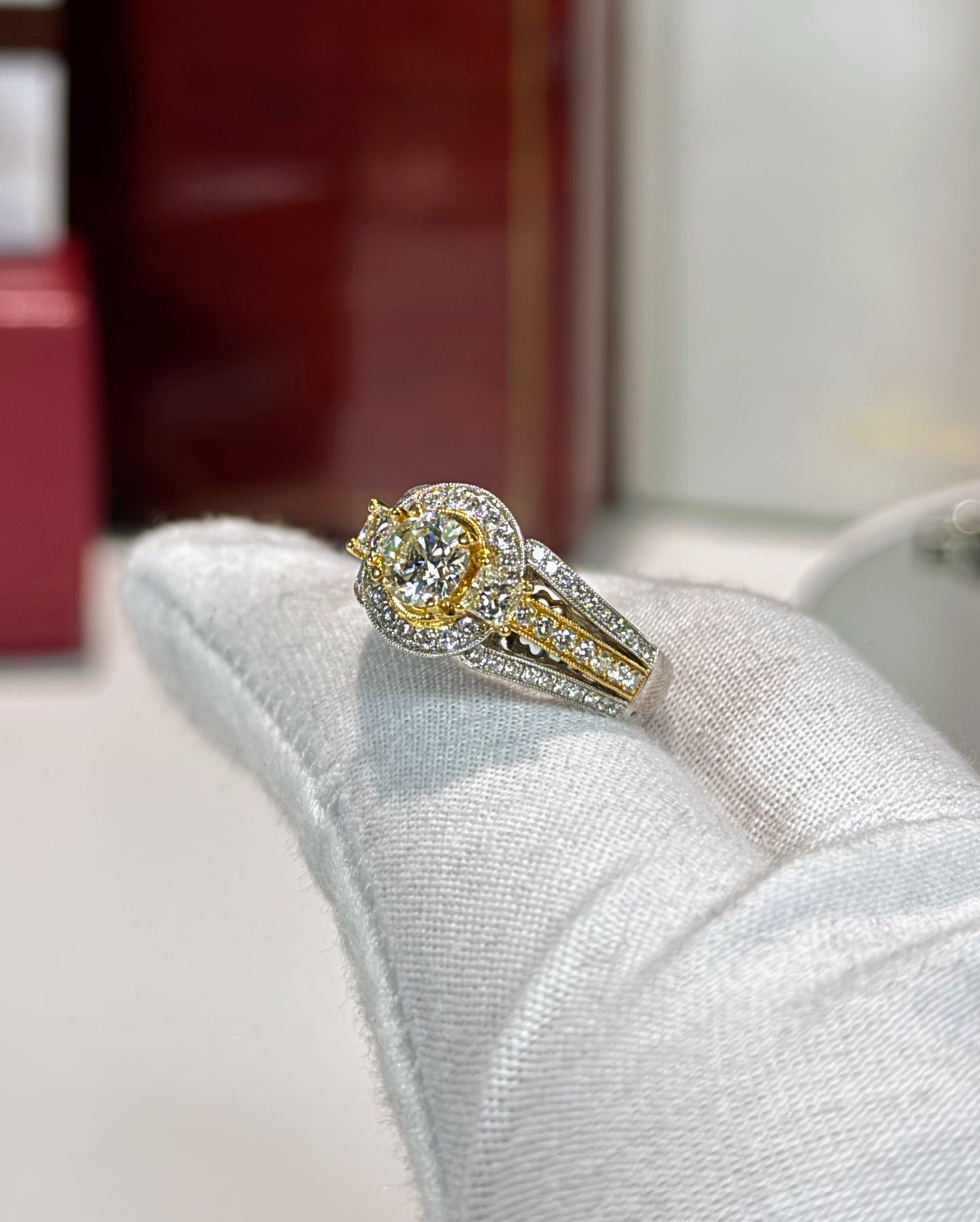 Diamond Halo 18k White Gold Ring
