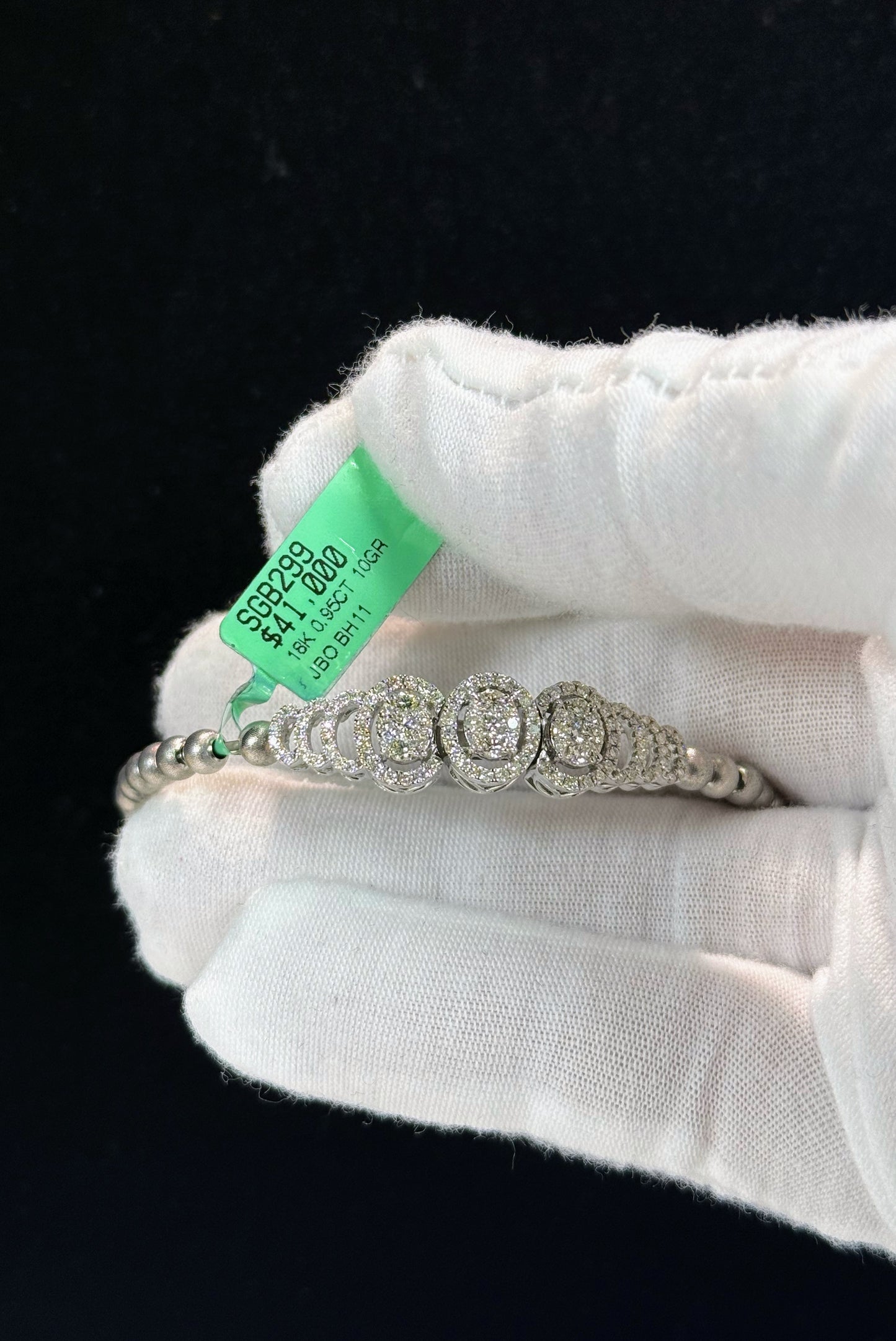 Oval Halo 18k White Gold Diamond Bracelet