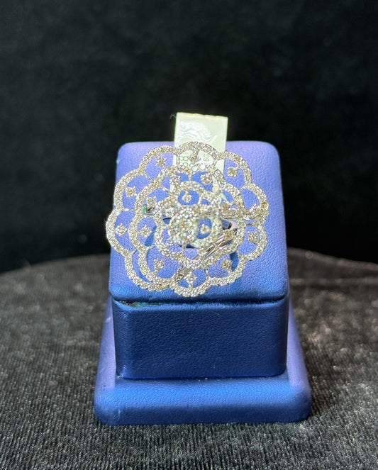 Rose Pattern 14k White Gold Diamond Ring
