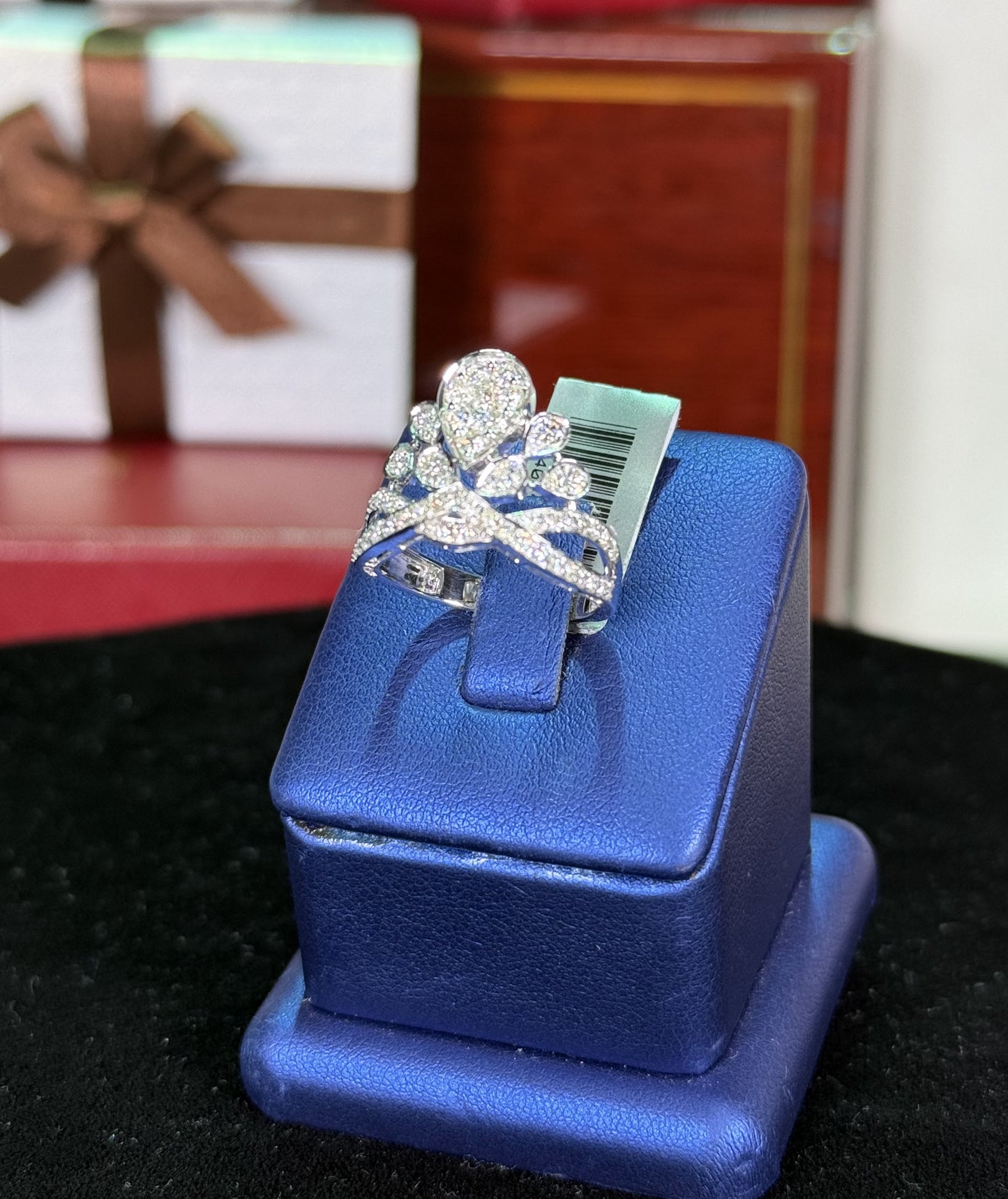 14k White Gold Crown Diamond Ring
