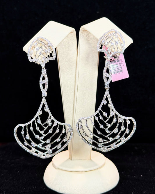 Calm Shell Design 14k WhiteGold Diamond Earrings