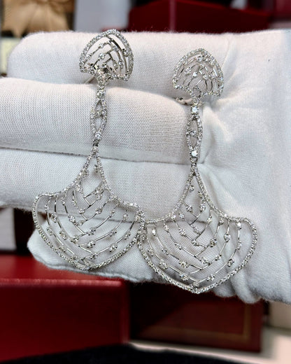 Calm Shell Design 14k WhiteGold Diamond Earrings