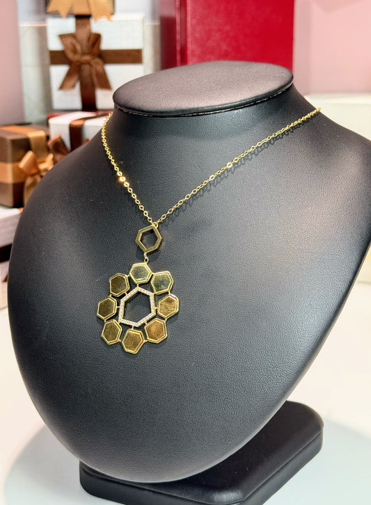 Beehive Pattern 14k Yellow Gold Diamond Pendant Necklace