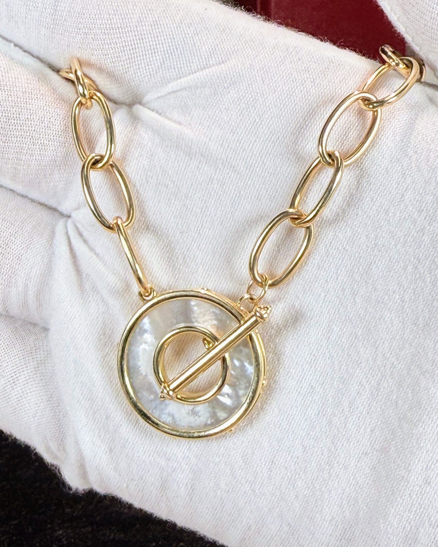 Chain Design 14k Yellow Gold Mother of Pearl Necklace