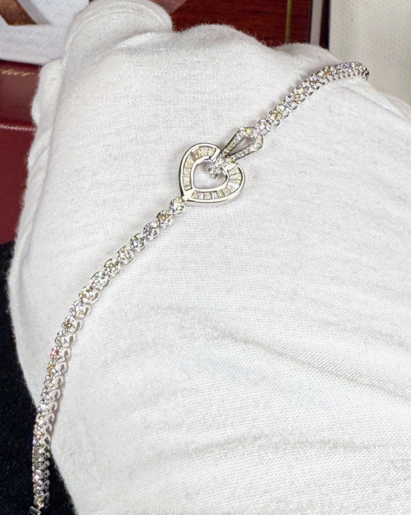 Heart Design 14k White Gold Diamond Bracelet