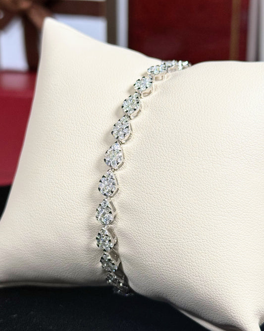 Raindrops Design 14k White Gold Diamond Bracelet