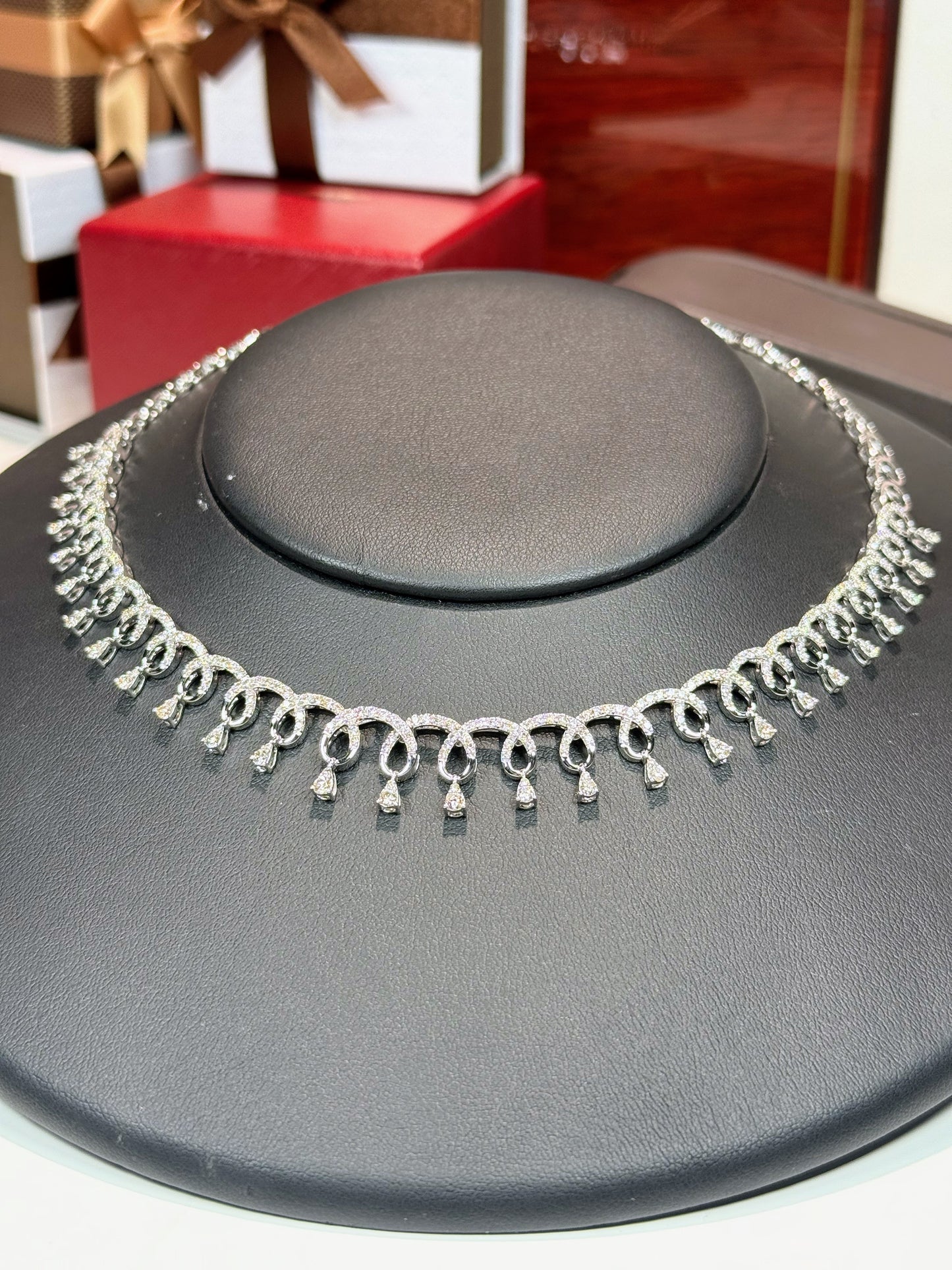 Curvy Pattern and Dangling Raindrops 14k White Gold Diamond Necklace