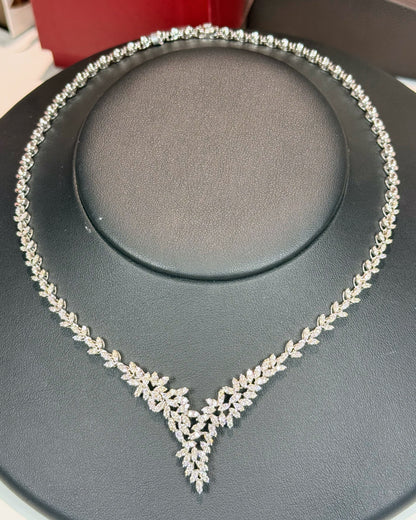 Leafy Pattern 14k White Gold Diamond Necklace