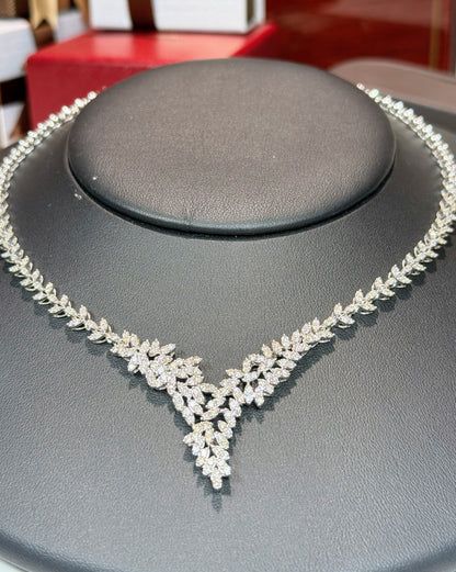 Leafy Pattern 14k White Gold Diamond Necklace