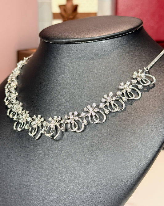 Floral Pattern 14k White Gold Diamond Necklace