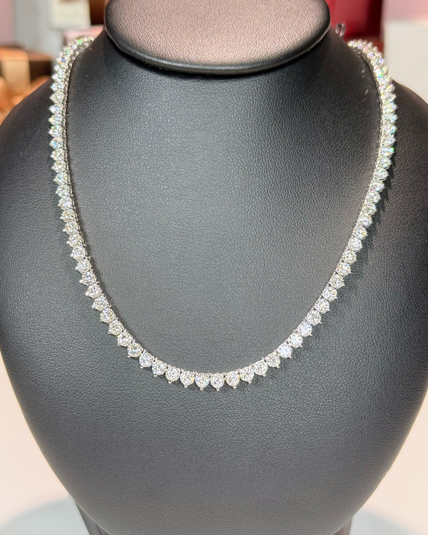 14k White Gold Diamond Tennis Necklace