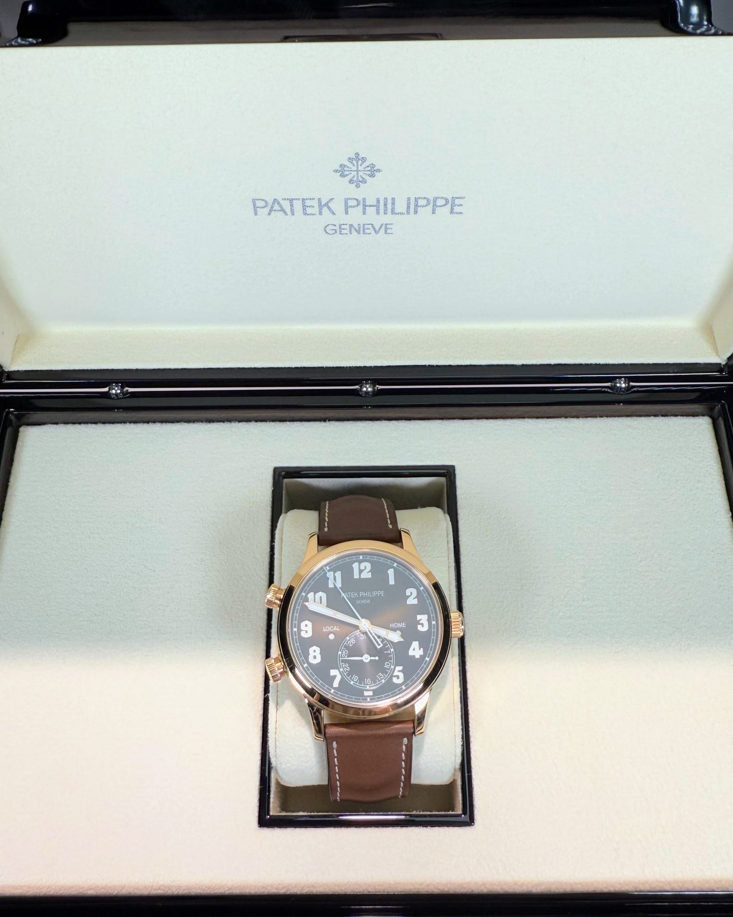 Patek Philippe Calatrava Pilot Travel Time Black Dial 5524R