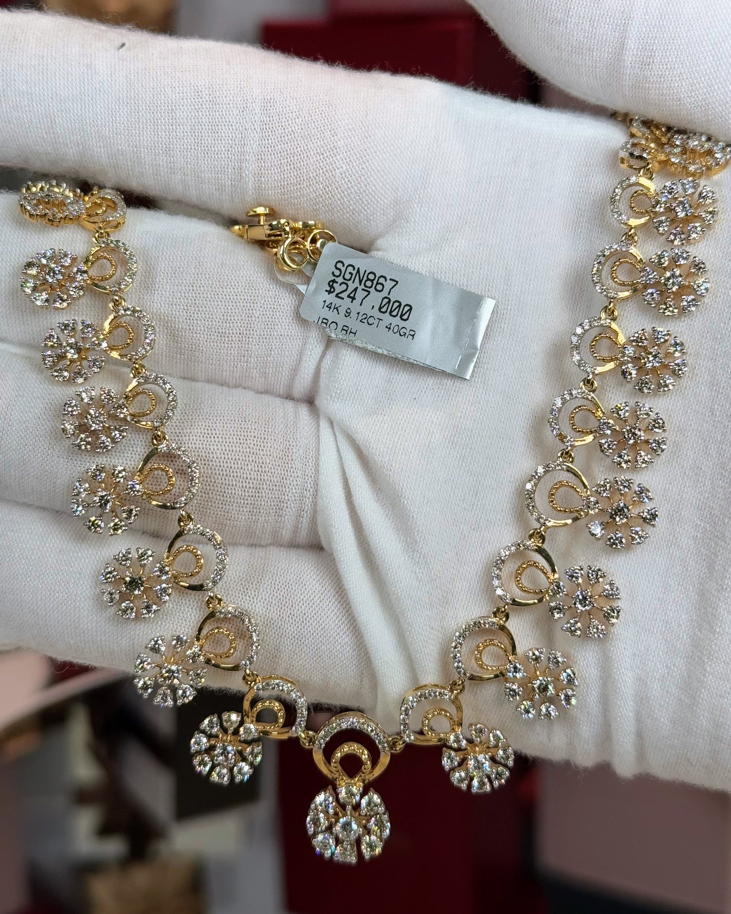 14k Yellow Gold Diamond Floral Necklace