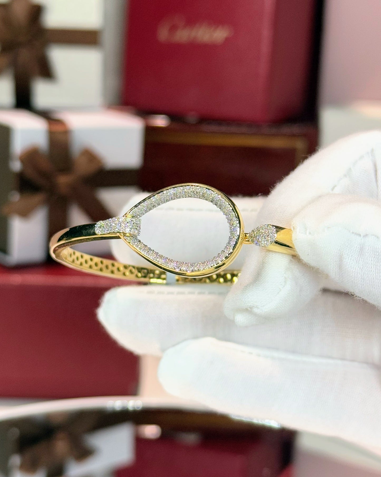 14k Yellow Gold Diamond Bangle