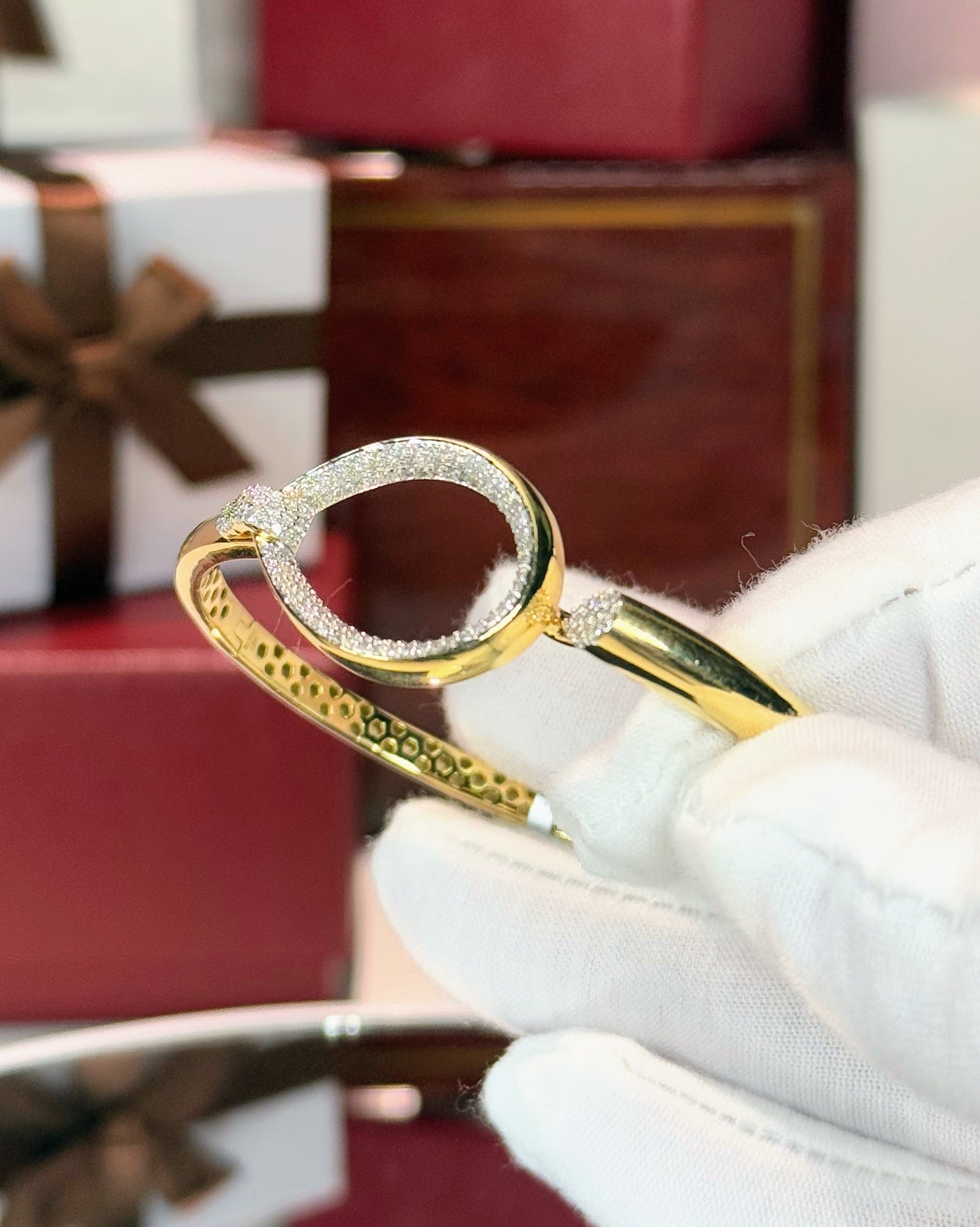 14k Yellow Gold Diamond Bangle