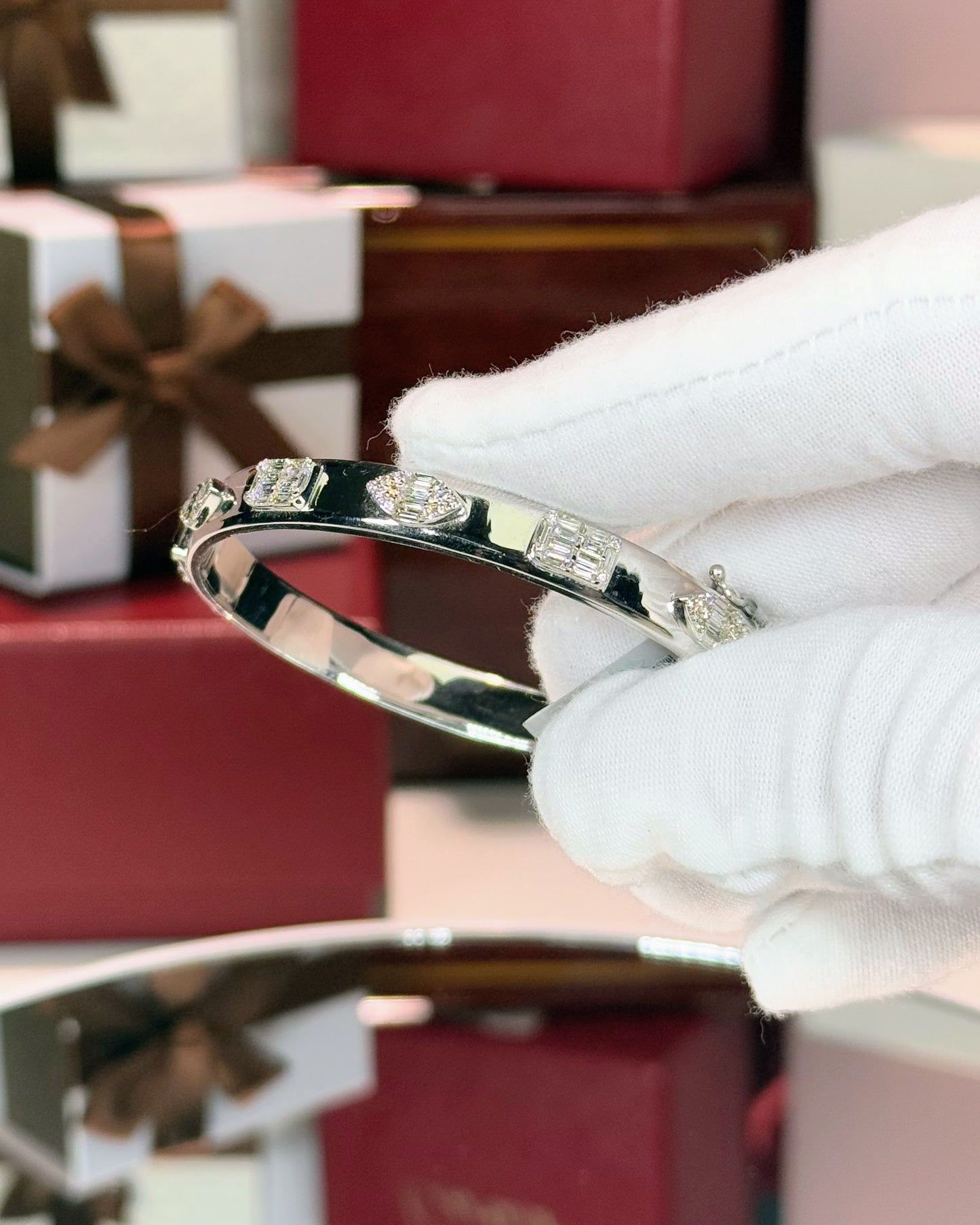 14k White Gold Baguette Diamond Banlge