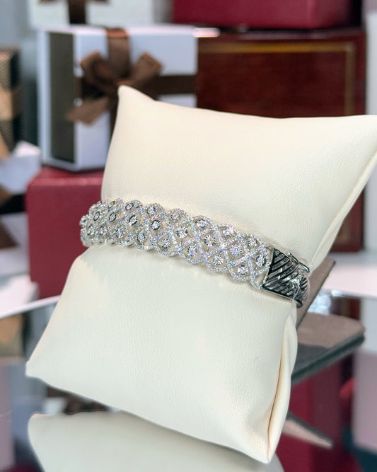 14k White Gold Diamond Bangle Bracelet