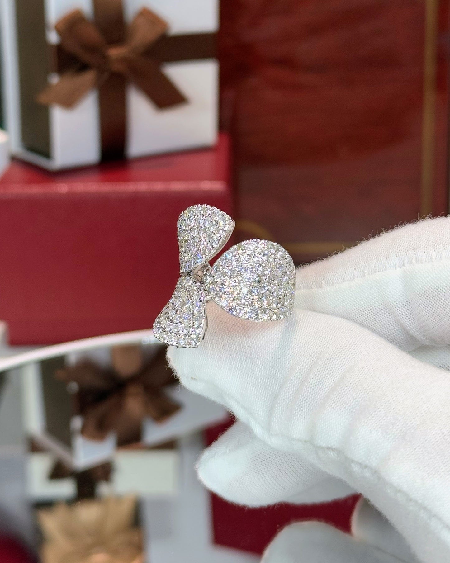 14k White Gold Diamond Leaf Warp Ring