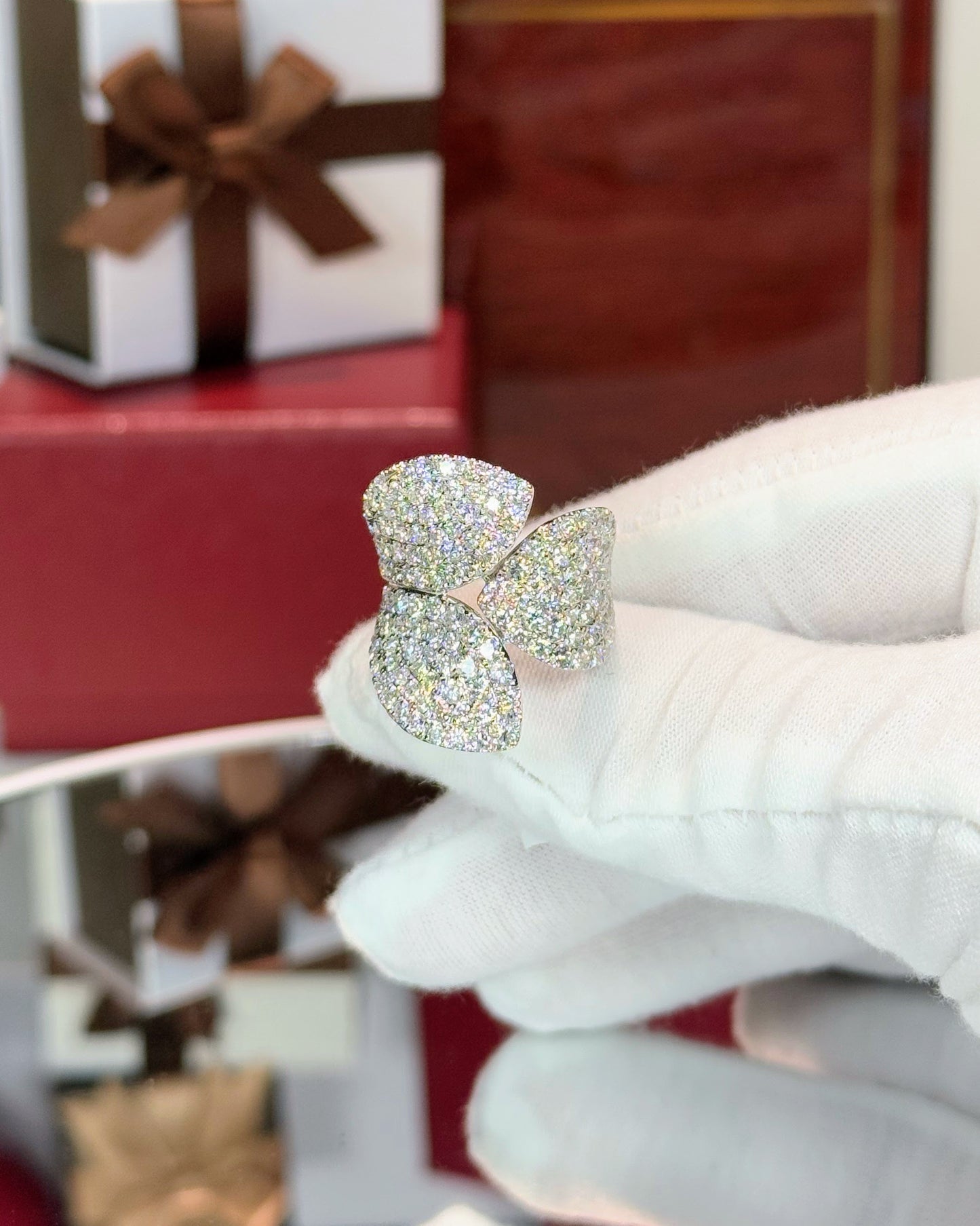 14k White Gold Diamond Leaf Warp Ring