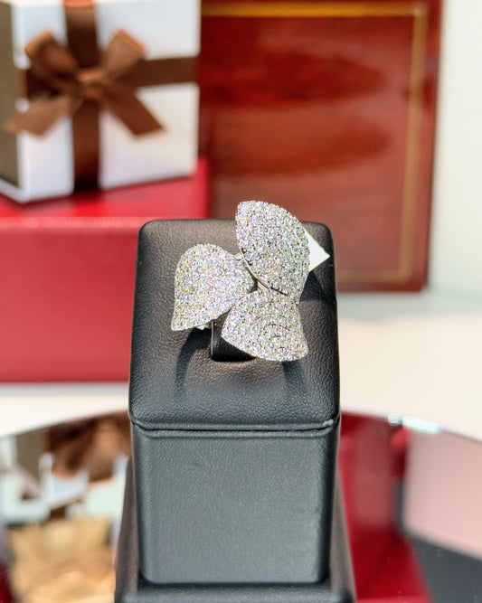14k White Gold Diamond Leaf Warp Ring
