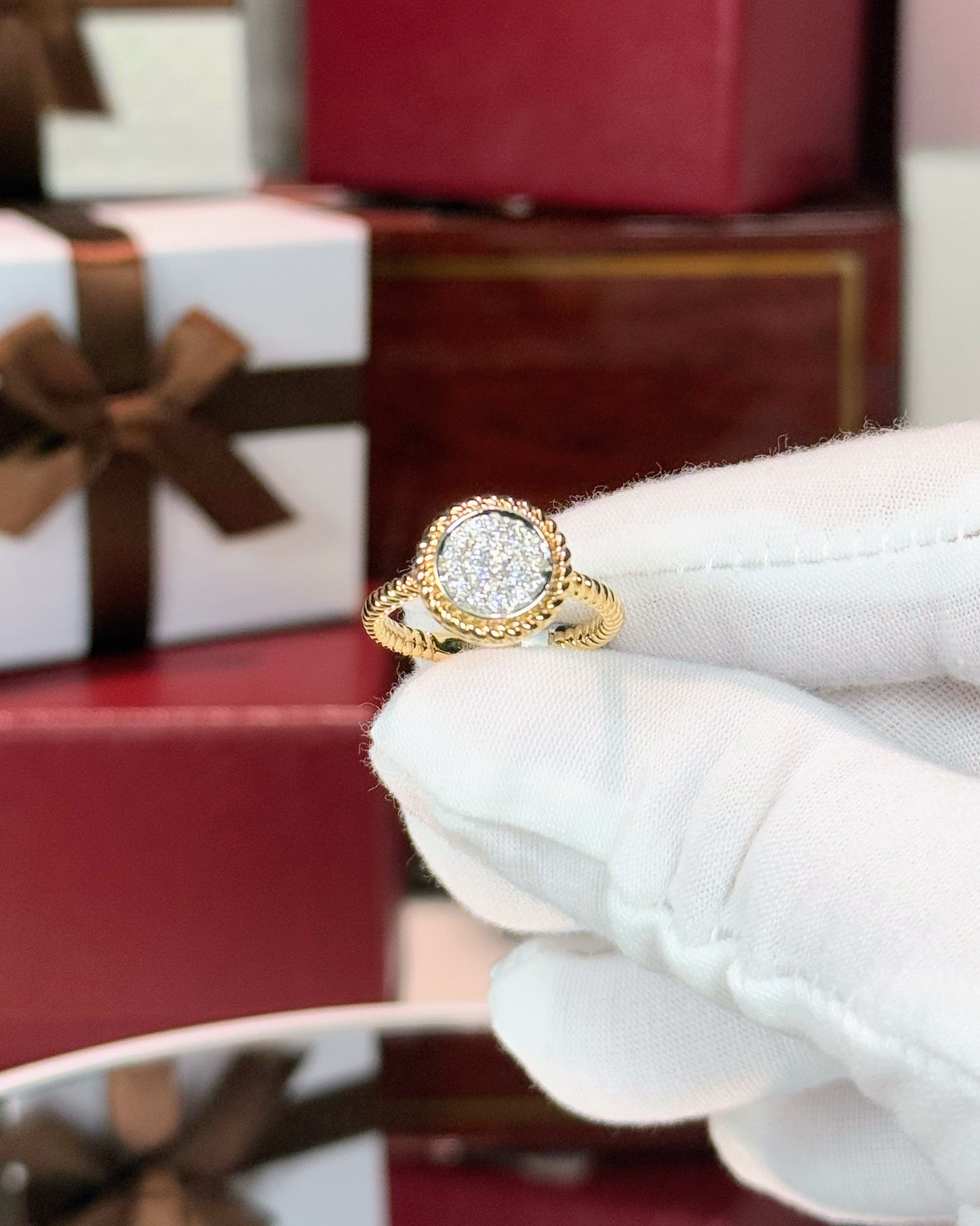 14k Yellow Gold Round Cluster Diamond Rope Shank Ring