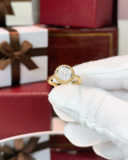 14k Yellow Gold Round Cluster Diamond Rope Shank Ring