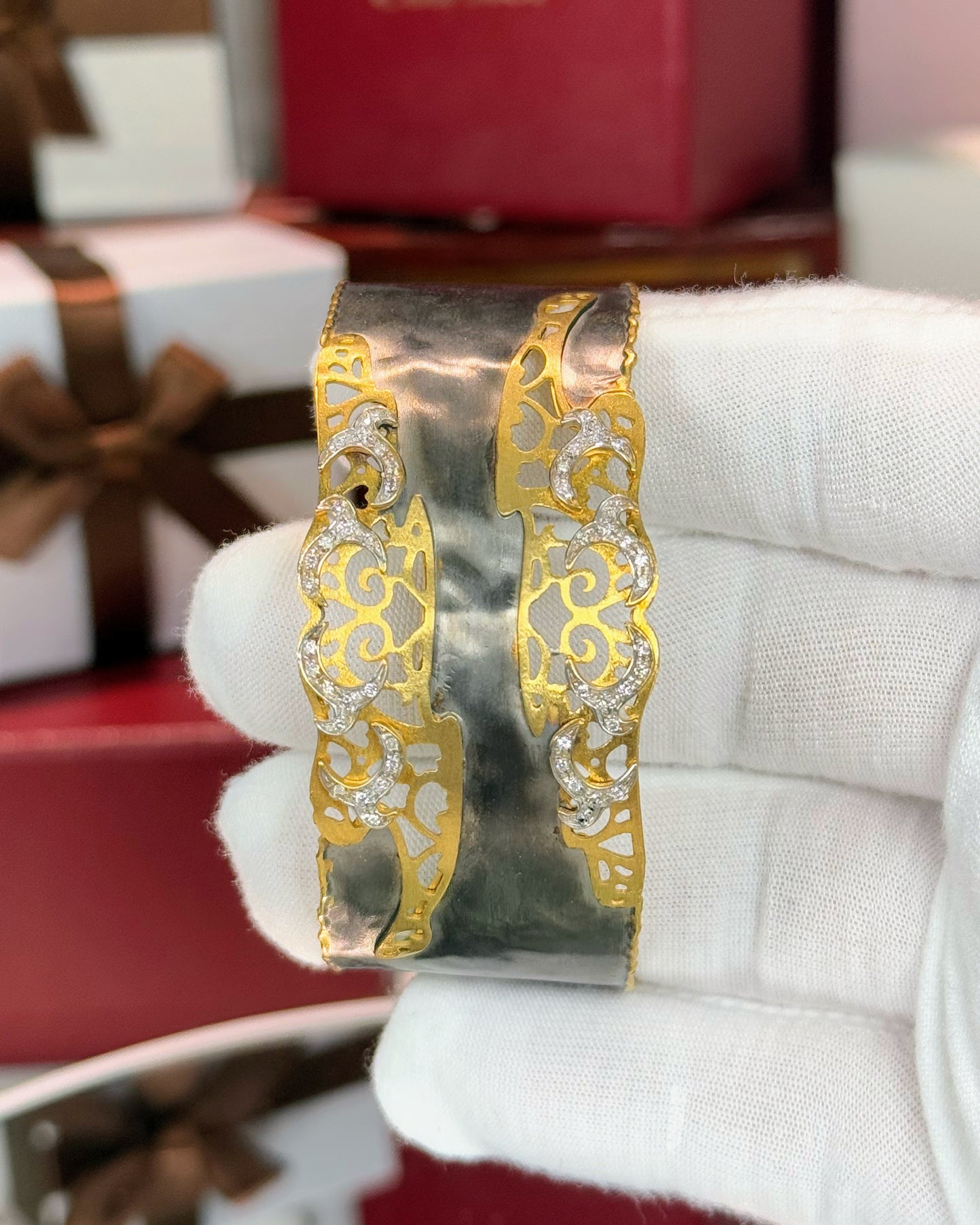 18k Yellow Gold Filigree Blackened Wristband