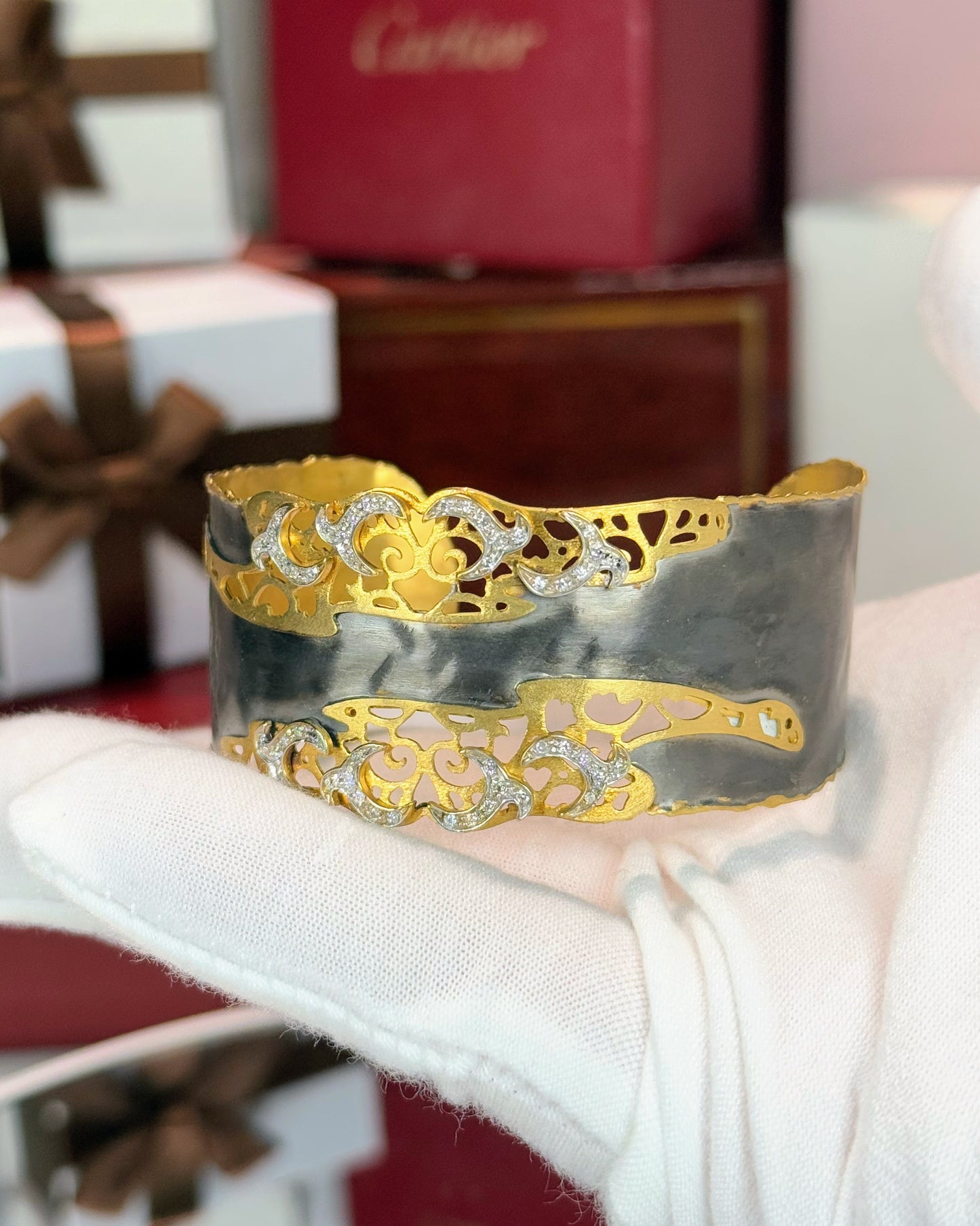 18k Yellow Gold Filigree Blackened Wristband