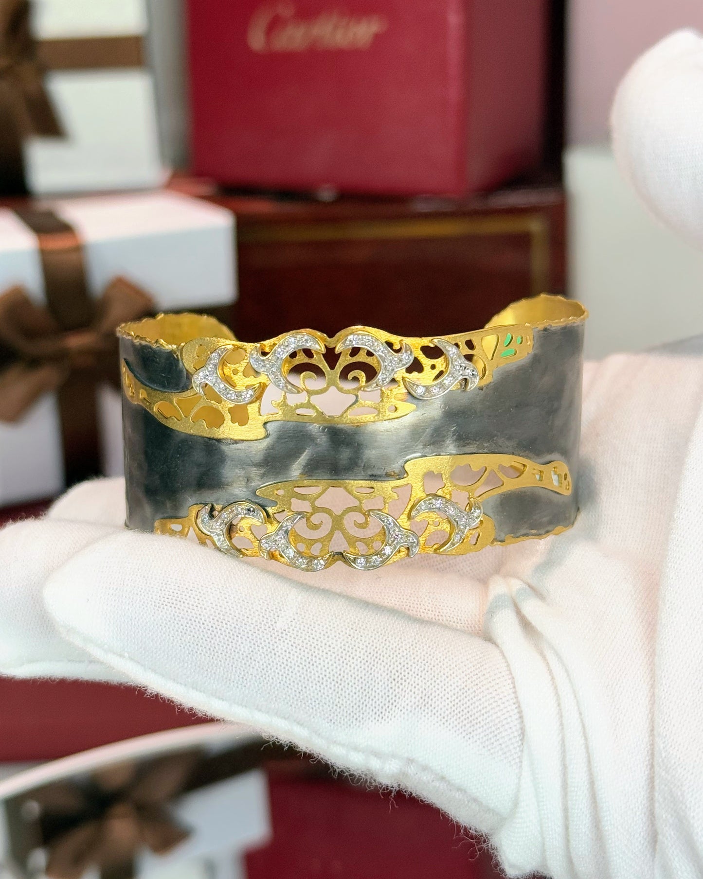 18k Yellow Gold Filigree Blackened Wristband